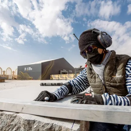 تحت شعار "أبعاد متحركة".. إقامة النسخة الخامسة من ملتقى طويق للنحت - الصورة من المركز الإعلامي للملتقى