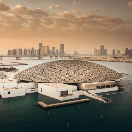 متحف اللوفر أبوظبي يحتضن مقتنيات وأعمال فنية جديدة