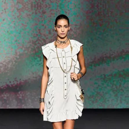 فستان قصير واسع من شانيل Chanel