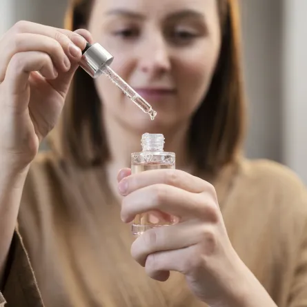 التدليك بالزيوت العطرية يعزز من الاسترخاء ويخفف الآلام- (مصدر الصورة: موقع freepik)