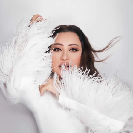 لطيفة - الصورة من صفحتها الرسمية على الفيس بوك