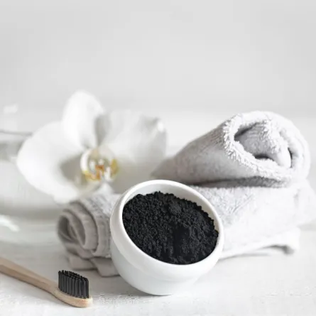منتجات الفحم للبشرة-  الصورة من Freepik