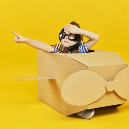 صورة طفل يلعب