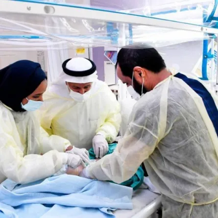 انفاذا لتوجيهات خادم الحرمين الشريفين.. إجراء عملية فصل التوأم السيامي السوري بسام وإحسان غدا