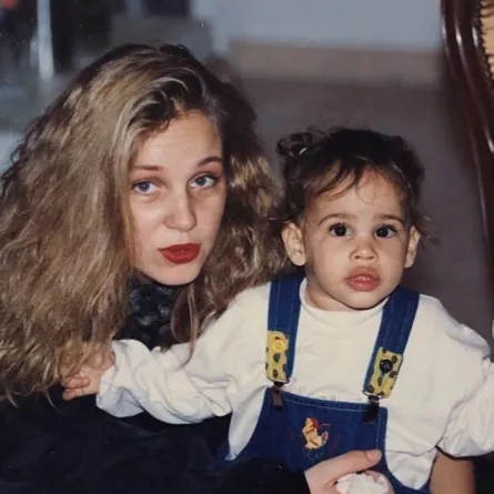 نور عمرو دياب مع والدتها شيرين رضا - الصورة من حساب نور على انستغرام