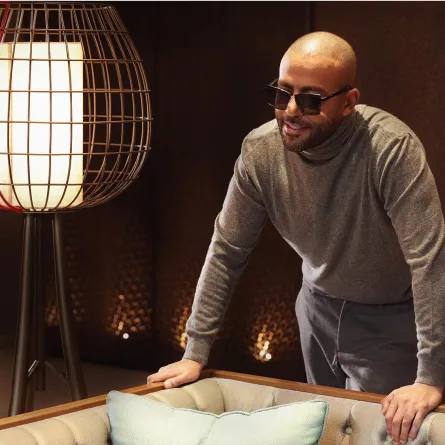 تامر عاشور - الصورة من صفحته الرسمية على الفيس بوك