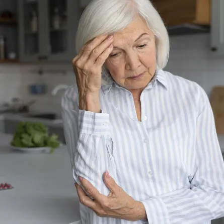 دراسة..مستويات الكوليسترول في الدم تستطيع التنبؤ بالإصابة بالزهايمر (المصدر: Freepik)