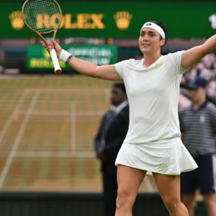 تأهل انس جابر إلى نصف نهائي ويمبلدون. الصورة من وكالة الأنباء الفرنسية