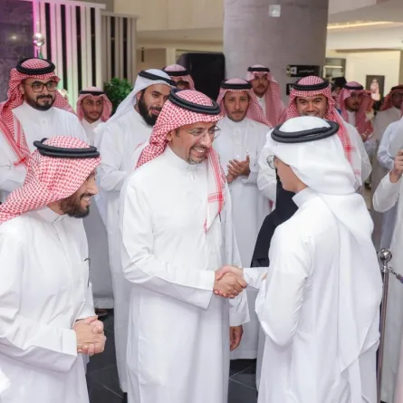  وزير الصناعة والثروة المعدنية يستقبل الطلبة. الصورة من واس