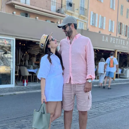 شام الذهبي مع زوجها -الصورة من حسابها في إنستغرام