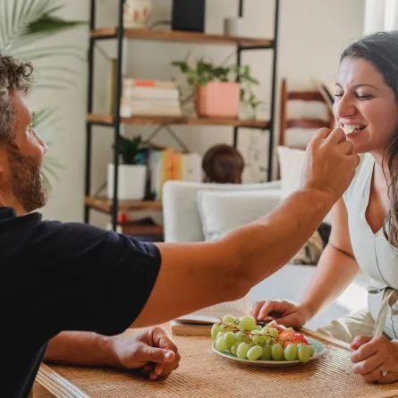 كيف تمنح زوجتك مساحة لتظهر لك الاهتمام