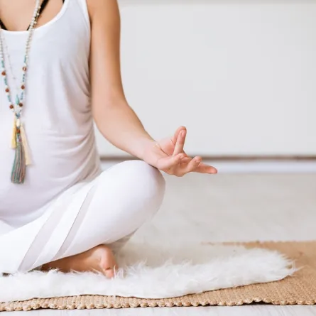 صوة لحامل وتمرين اليوجا