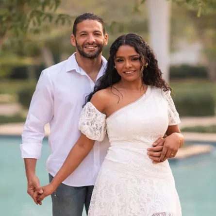 أسماء أبو اليزيد برفقة خطيبها - الصورة من صفحتها على إنستغرام