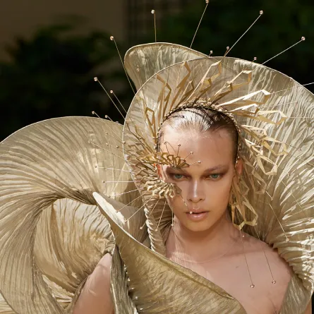 إيريس فان هيربن Iris Van Herpen