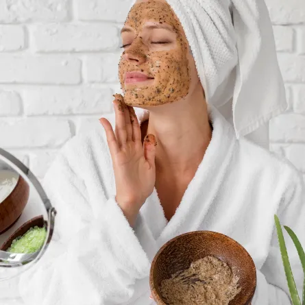 خشب الصندل للبشرة- الصورة من Freepik