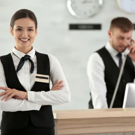 التواصل مع خدمة العملاء لإلغاء حجز الفندق