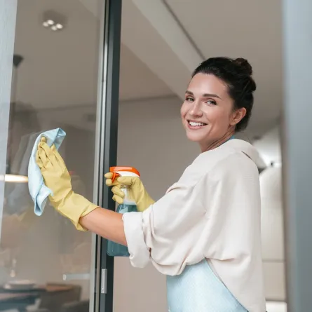 صورة لأم تتحمل وحدها المسؤولية