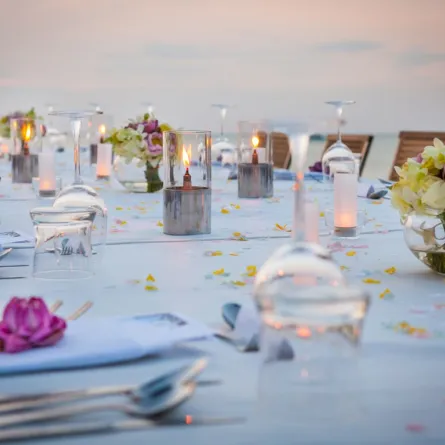 ديكور العرس المنعقد في مكان خارجي