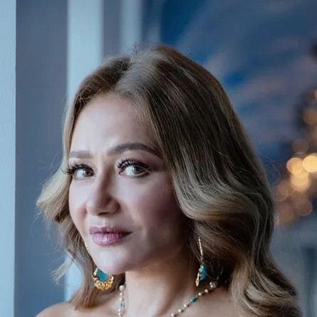 ليلى علوي - الصورة من صفحتها الرسمية على الفيس بوك