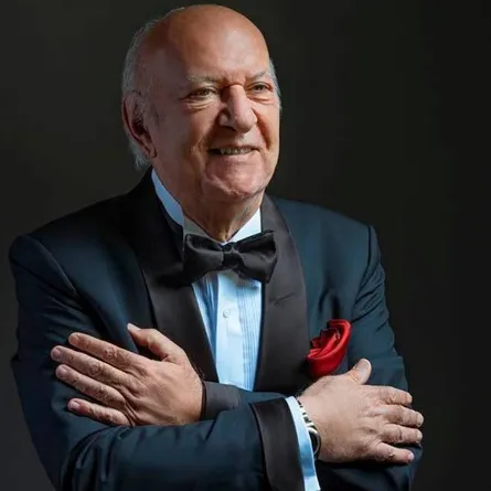 عمر خيرت - الصورة من صفحته الرسمية على "فيس بوك"