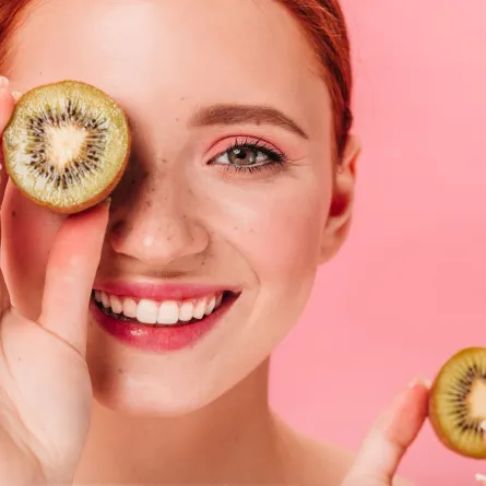 الكيوي لبشرة نضرة - الصورة من freepik 
