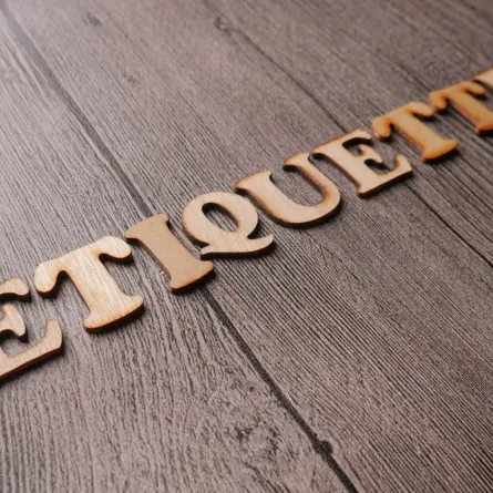 قواعد في الإتيكيت