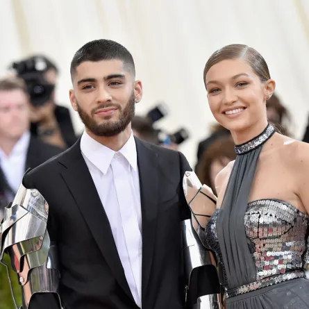 جيجي حديد وزين مالك Zayn Malik and Gigi Hadid (مصدر الصورة: Mike Coppola/Getty Images for People.com/AFP / Getty Images via AFP / GETTY IMAGES NORTH AMERICA / Mike Coppola)