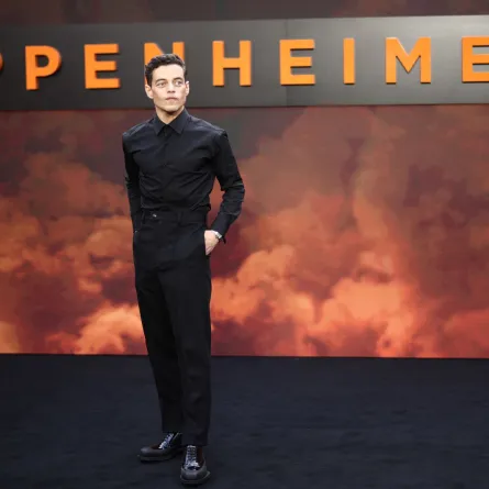 رامي مالك أحد أبطال فيلم Oppenheimer (Rami Malek for the UK premiere of "Oppenheimer"). مصدر الصورة: . HENRY NICHOLLS / AFP