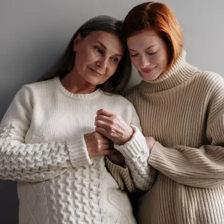 كيف أتعامل مع حماتي التي تتجاهلني؟