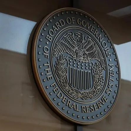 الفيدرالي الأمريكي يرفع الفائدة 25 نقطة أساس إلى 5.5%. الصورة من AFP