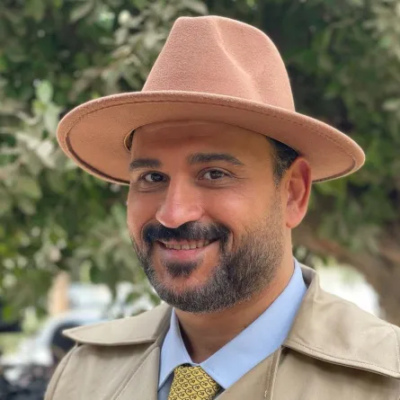 أكرم حسني - الصورة من صفحته الرسمية على انستغرام  