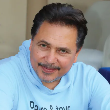 الفنان محمد رياض: أنا ممثل مغامر ولا أخاف من أي دور أقدمه