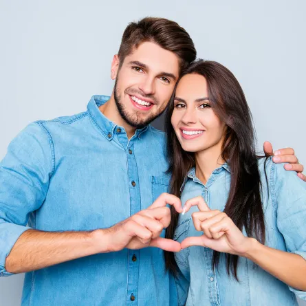 التواصل العاطفي بين الزوجين - Shutterstock