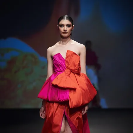 فستان طويل متعدد الألوان من  كارولينا كاي Karolina K 