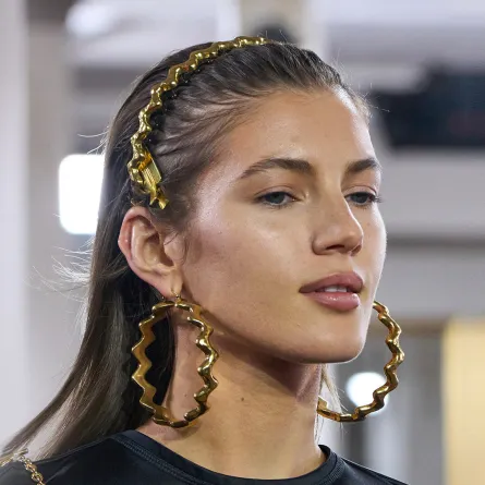 تسريحات شعر عصرية مواكبة لأبرز اتجاهات موضة الشعر لصيف 2024