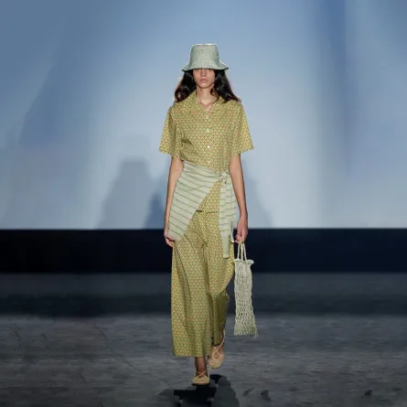 البنطلون الفضفاض من إز كامينغ Is Coming