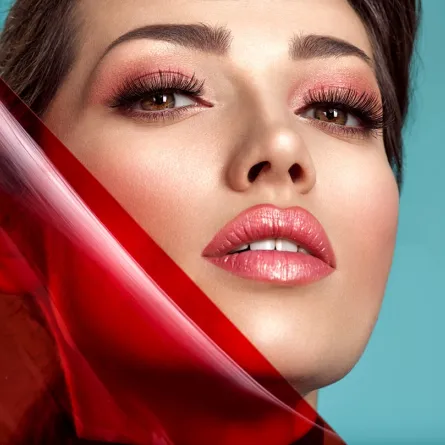 أجمل ألوان أحمر شفاه مرجانية لصيف 2023 -الصورة من shutterstock