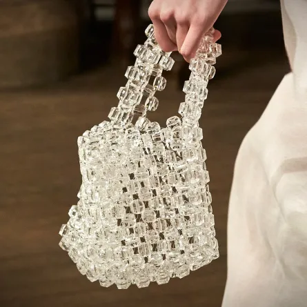 موديلات حقائب يد شفافة من أيواك Awake