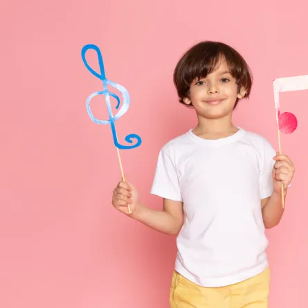 الموسيقى تعزز قدرة الطفل على الإبداع -مصدر الصورة: موقع freepik