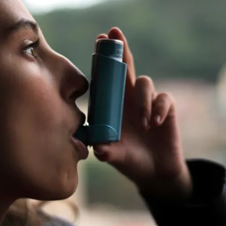 صورة لامرأة مريضة بالربو