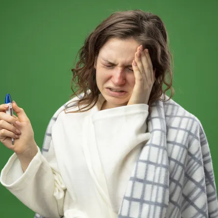 أعراض الإيبولا خطيرة.. وتتطلب التدخل الطبي الفوري (المصدر: Freepik)