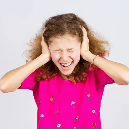 صورة لطفلة في حالة تقلب مزاجي