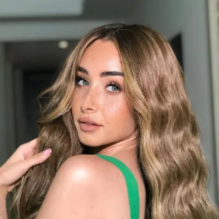 هنا الزاهد -الصورة من حسابها على إنستغرام