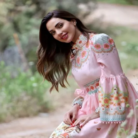 بالصور.. داليدا خليل تنشر مجموعة صور بصحبة عمرو دياب.. وتعلق: الروح مع الأسطورة