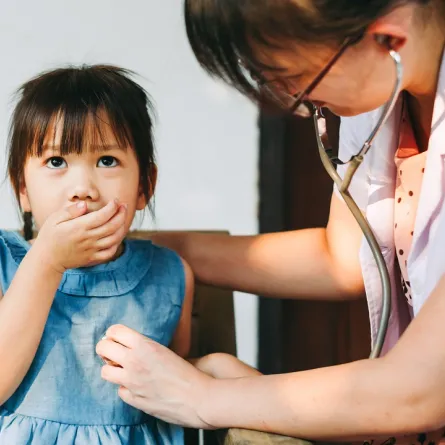 صورة لطفلة ومريضة