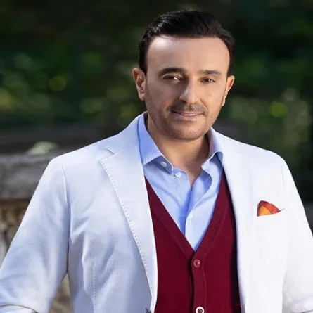 صابر الرباعي- الصورة من صفحته الرسمية على فيسبوك