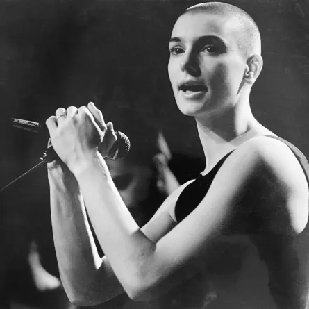 سينيد أوكونور (Sinead O'Connor). مصدر الصورة: Mandel NGAN / AFP