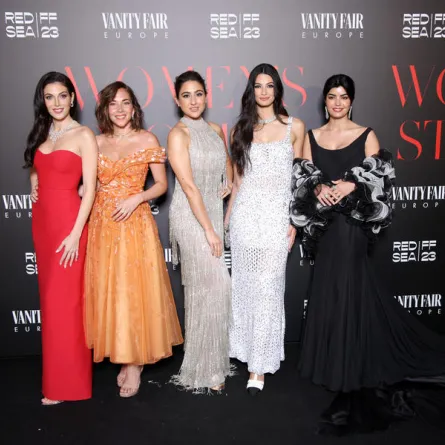 مهرجان كان السينمائي الدولي2023، فعاليةWomen's Stories، من اليسار ،رزان جمال Razane Jammalوفاطمة البنوي Fatima AlBanawi وسارة علي خانkhan Sarah Ali وتارا عماد Tara Emad وميلا الزهراني (مصدر الصورة : Daniele Venturelli/Getty Images for Red Sea IFF)