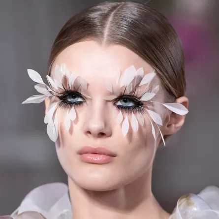 ماسكرا بتأثير الرموش الإصطناعية Falsies Effect Mascara