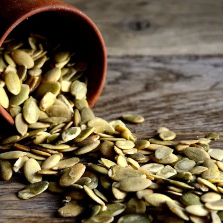 صورة لبذور اليقطين بعد إزالة قشورها